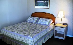 Golden West Motel